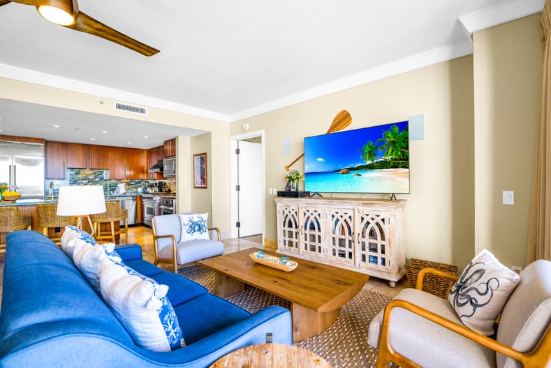 Stretch out on the large sectional and stream a movie on the Smart TV after a beach day. HKH-529