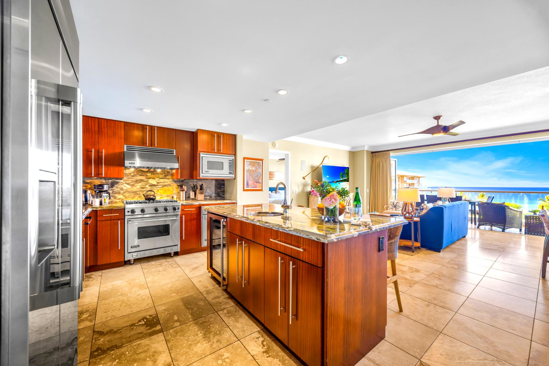 An open layout connects your gourmet kitchen to the balcony, ideal for cooking while staying part of the conversation.