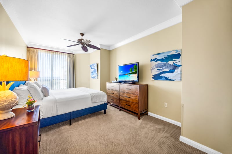 Cozy and calm, Guest Bedroom 1 includes a King bed and Smart TV for winding down your day. HKH-529