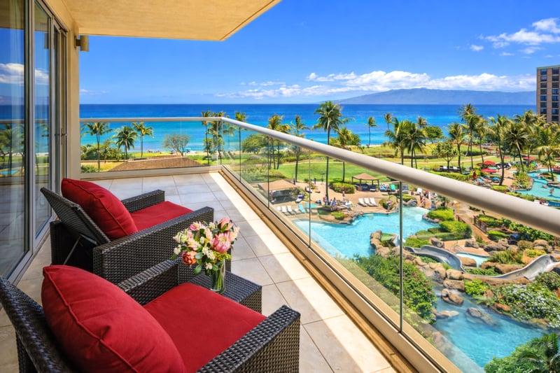 Your private lanai offers front-row views of the resort’s lush tropical landscaping, steps from your Master Bed.