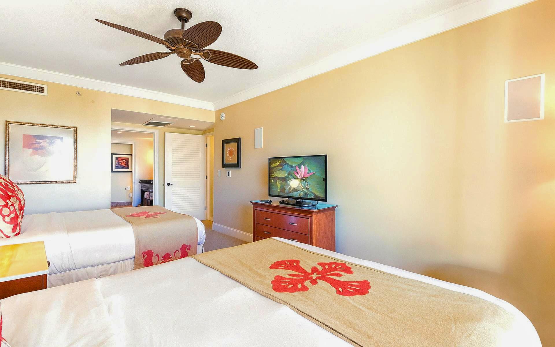 Calm guest bedroom with ceiling fan is perfect for kids, grandparents, or early risers HKH-603