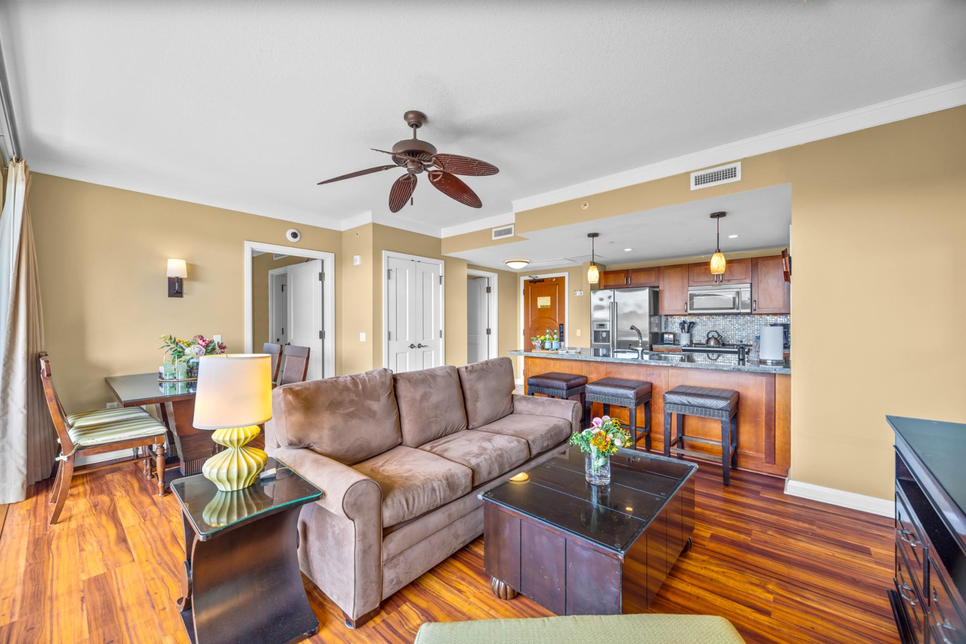 A welcoming living area ideal for relaxing after the beach