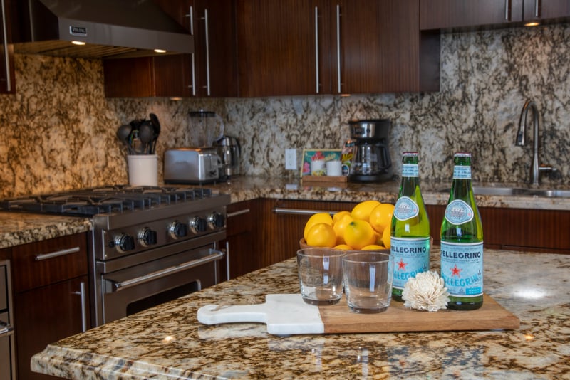 Everything you need for your daily coffee or your favorite cocktail