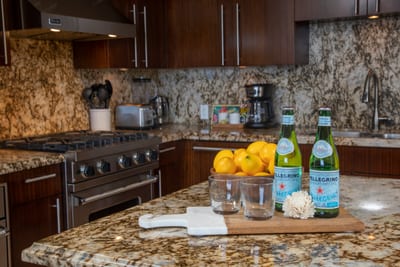 Everything you need for your daily coffee or your favorite cocktail