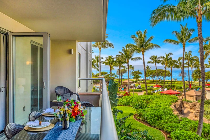 Spacious lanai perfect for sunset dinners and morning coffee HKK-203