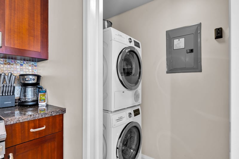 In-unit washer and dryer keep swimsuits and vacation-wear fresh all trip long