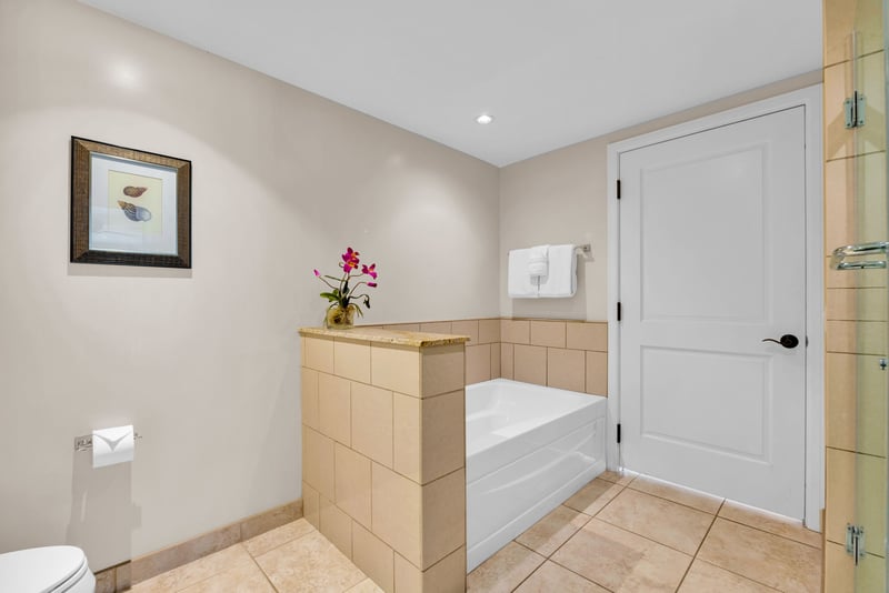 An extra bath means quicker beach-day turnarounds and a stress-free Maui condo rental