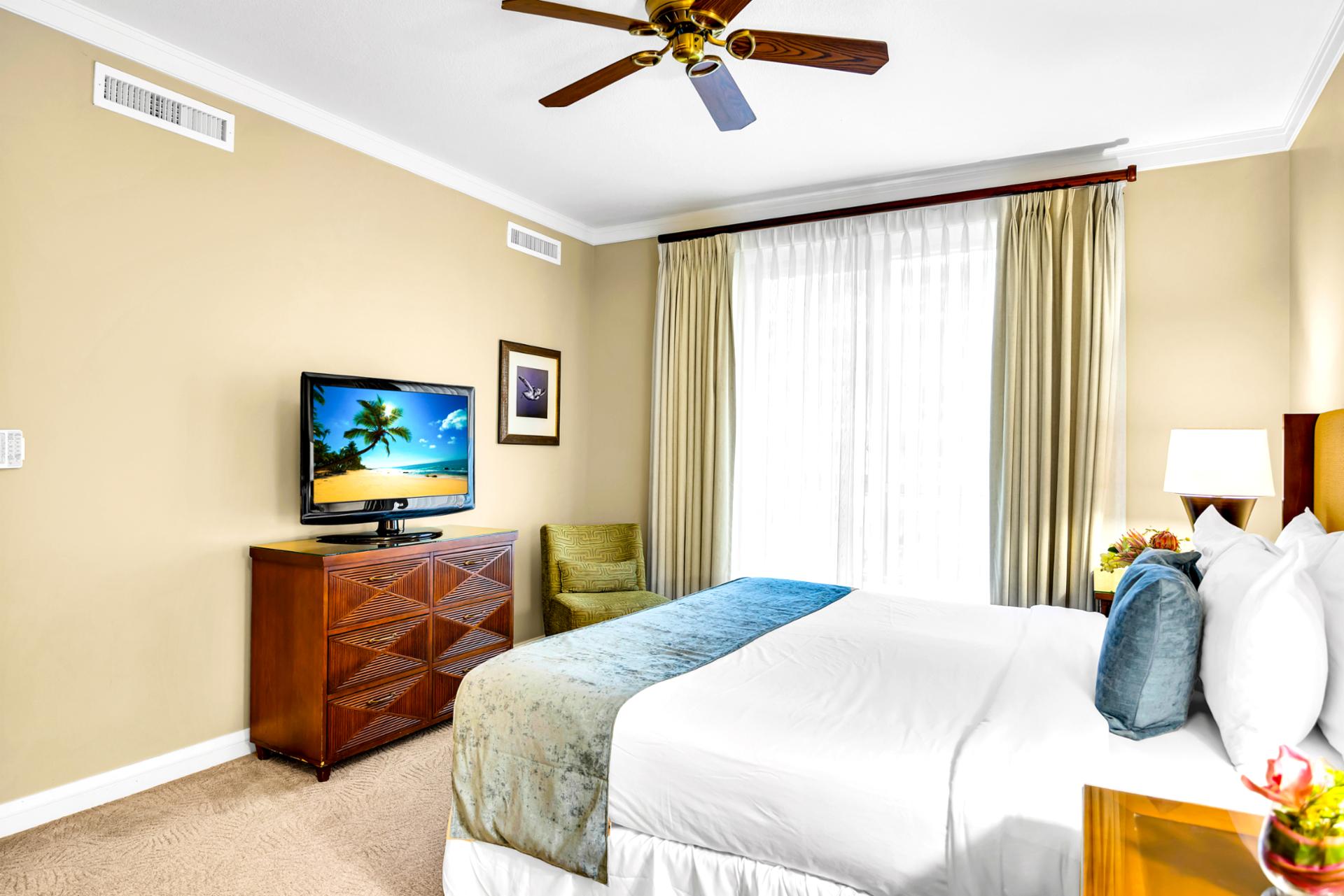 Wake up in your primary King with a bright, airy feel and natural light, plus easy access to the bath for a smooth start.