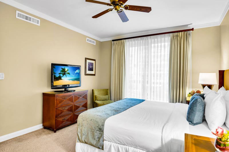 Wake up in your primary King with a bright, airy feel and natural light, plus easy access to the bath for a smooth start.