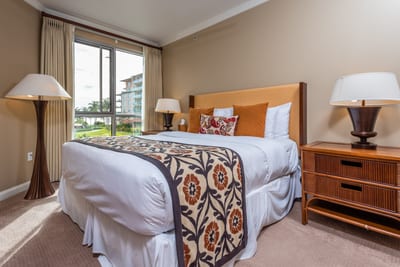 Reverse angle showing LARGE layout complete with ocean breezes! HKK-225