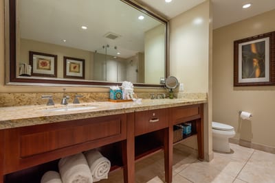 Large storage space - perfect for families and luxury amenities! HKK-225