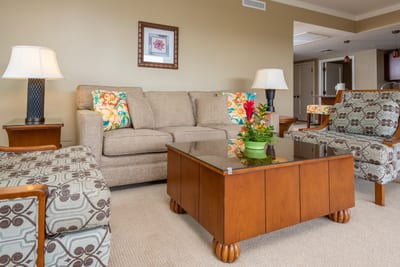 Comfortable island-style seating with tropical accents and inviting ambiance HKK-234