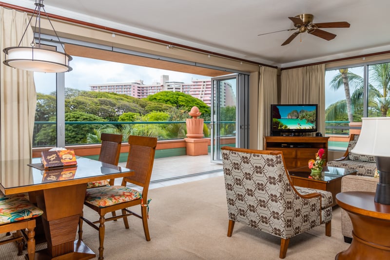 Cozy open lay out for island breezes and fresh air