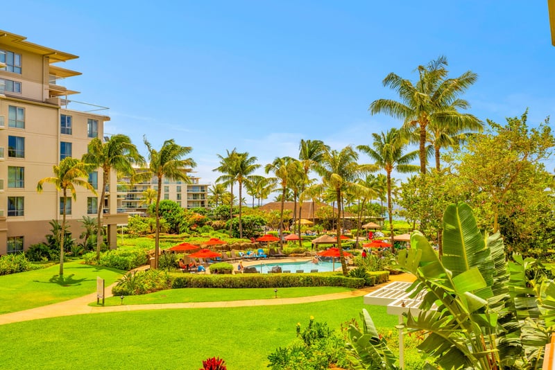 Palm trees and ocean air right from your lanai