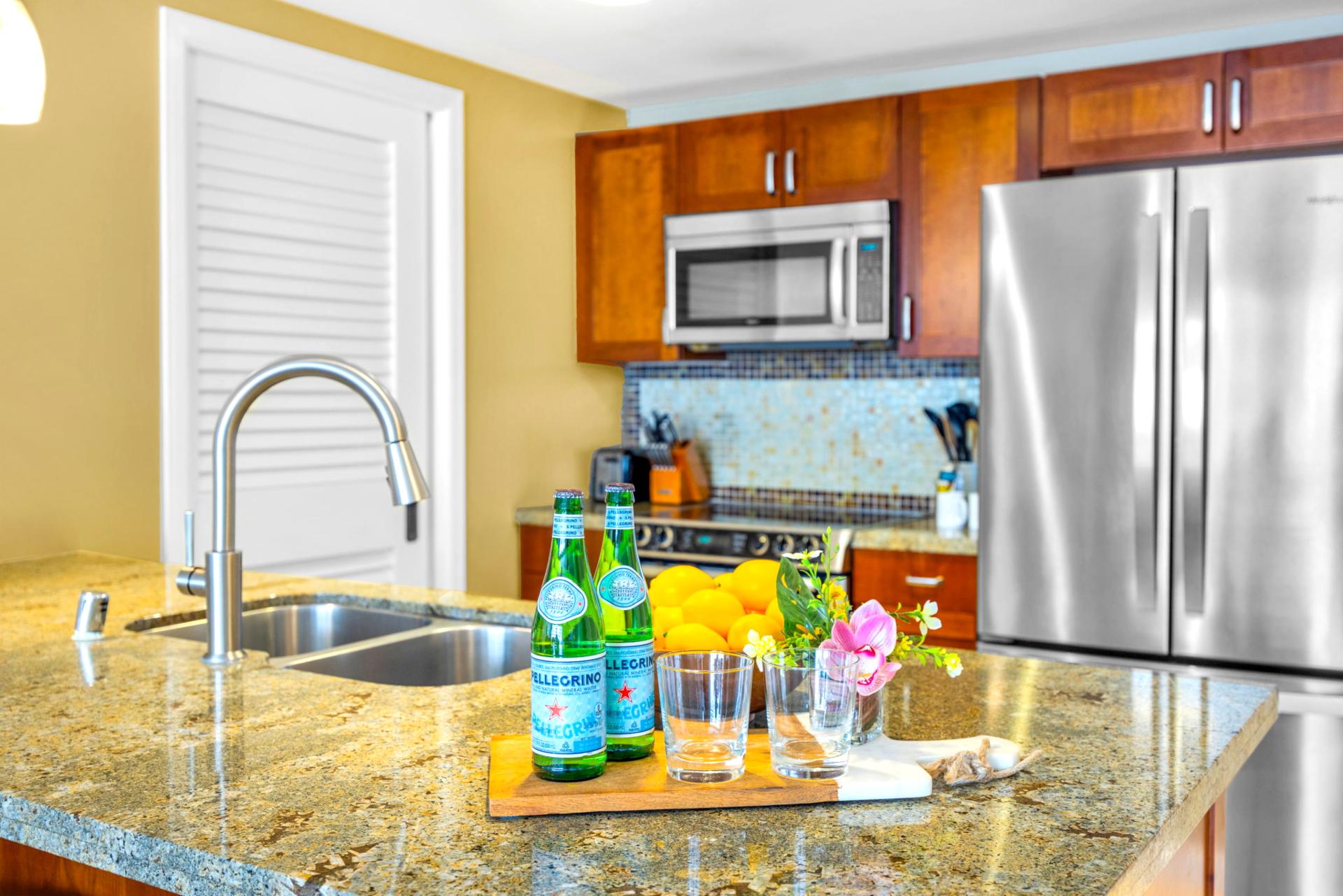 Sparkling counters and a breakfast bar for morning coffee HKK-245