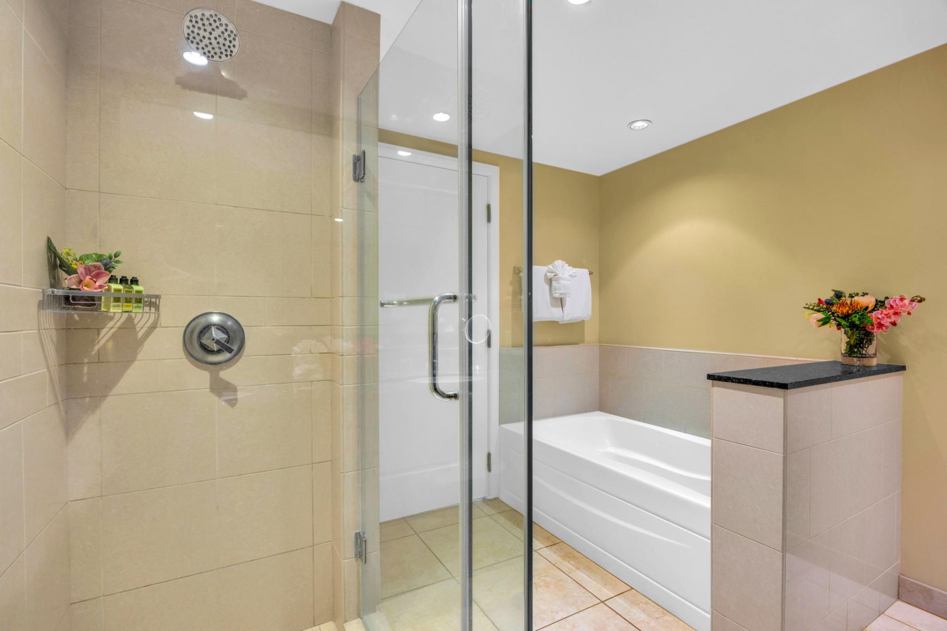 Large spa-style shower for a refreshing rinse HKK-245