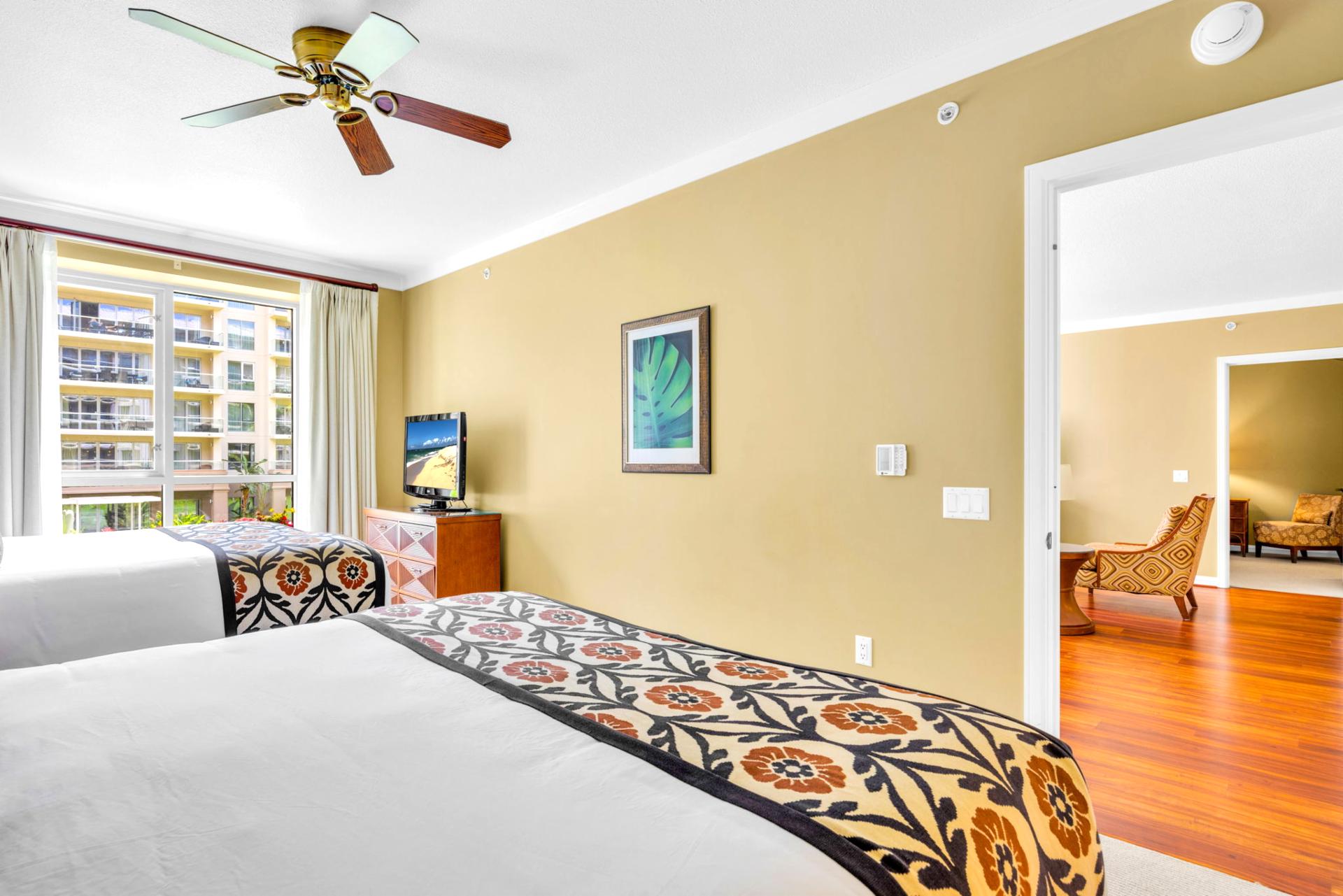 Guest bedroom with space to spread out and relax HKK-245