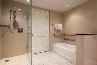 Alternate angle looking towards tub - perfect for relaxation and soaking! HKK-424