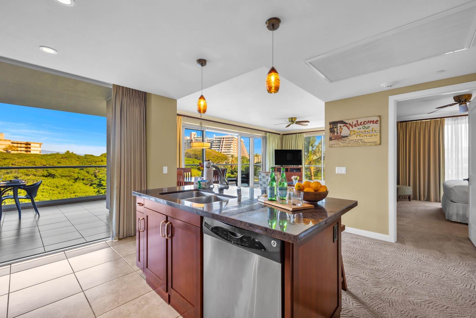 Cook with ease in the spacious and updated kitchen HKK-434