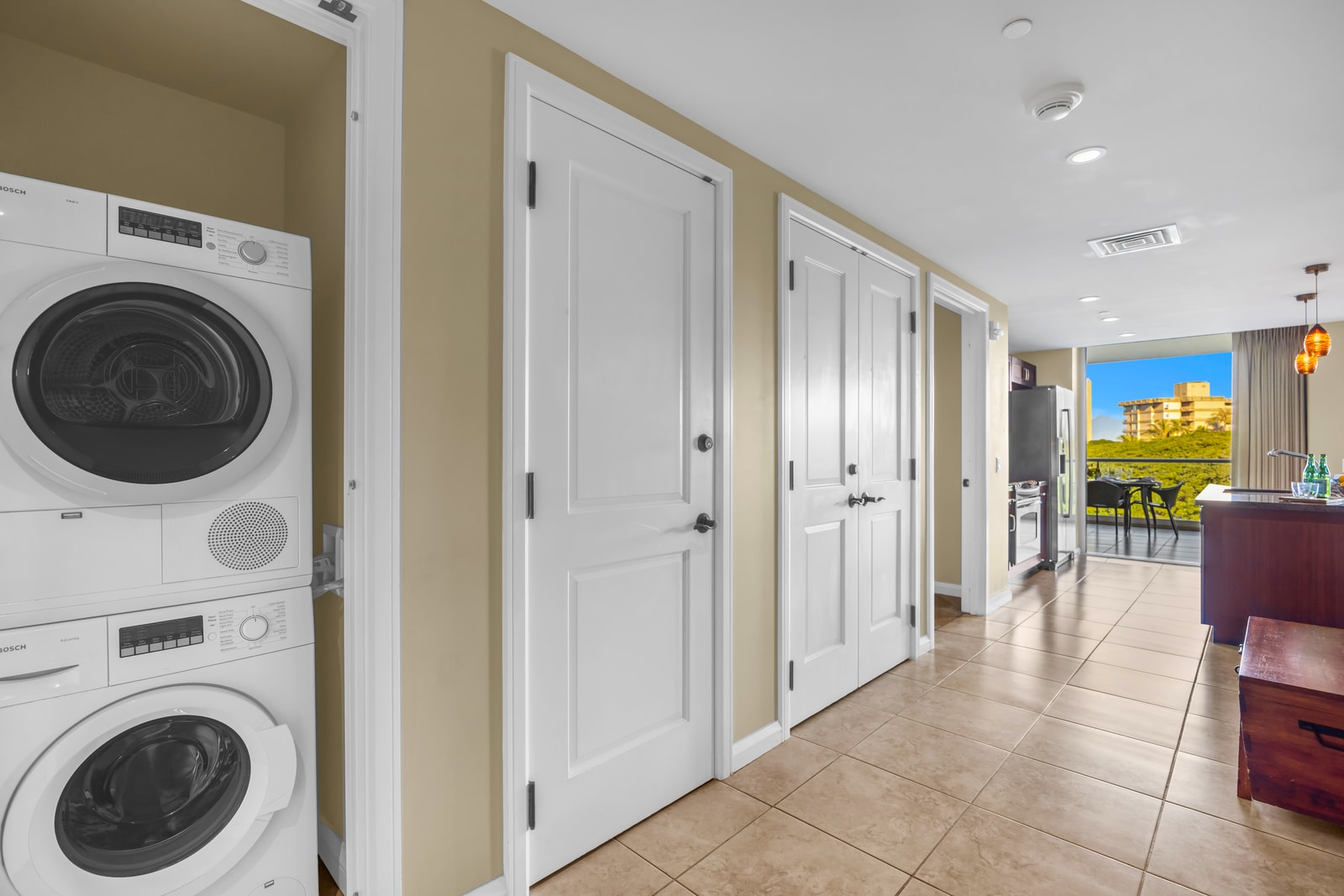 Convenient in unit laundry for a stress free stay HKK-434