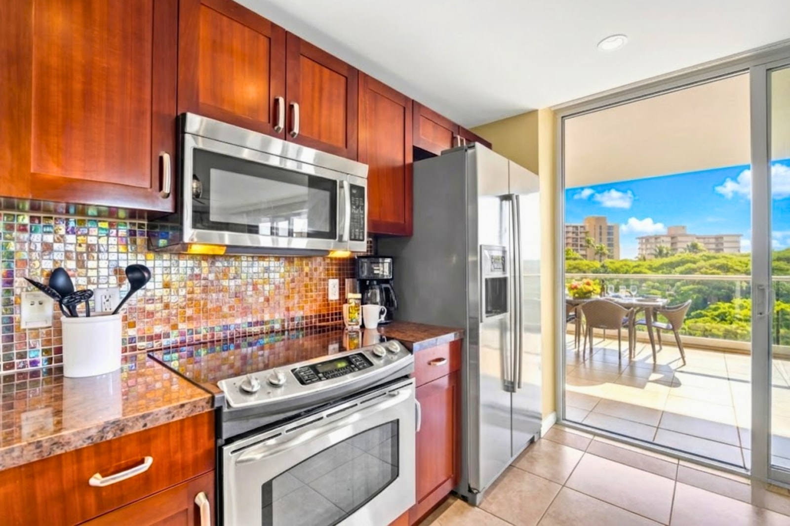 Prepare meals in a modern kitchen filled with natural light HKK-434