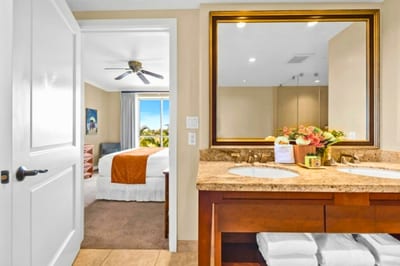 The double vanity offers convenience and features luxury amenities such as L'Occitane toiletries to complement your stay HKK-434