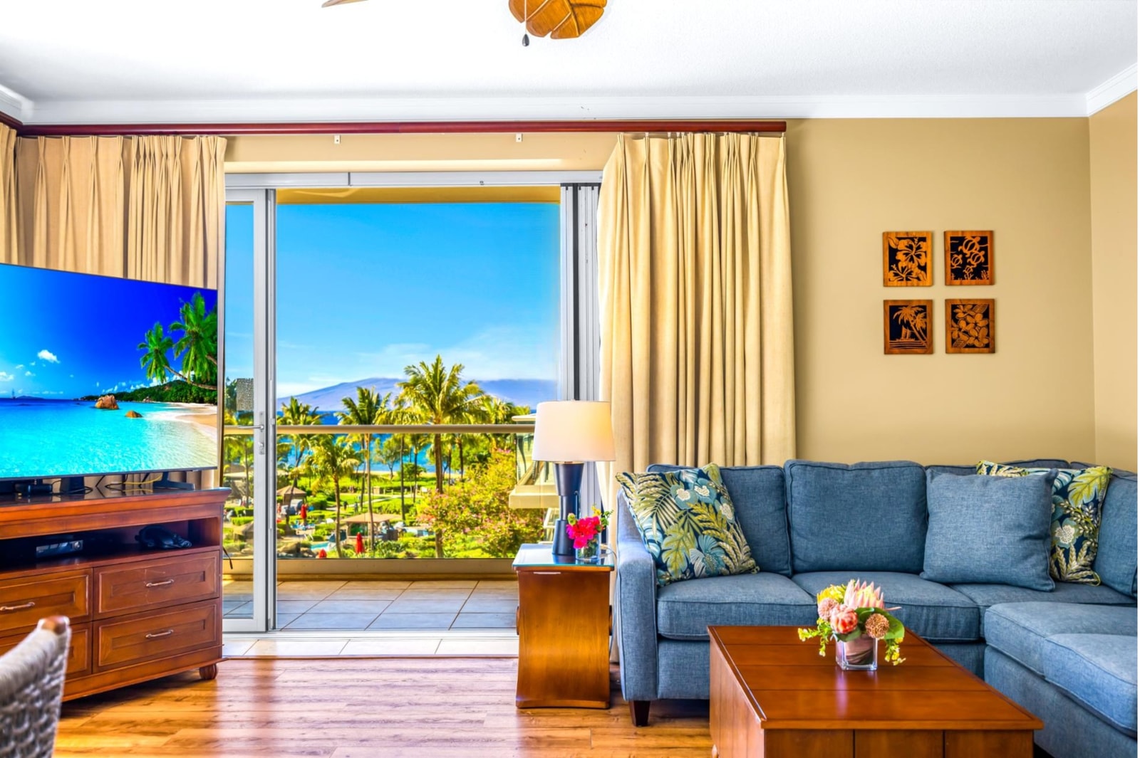 Slide open the balcony doors and enjoy indoor-outdoor living from your spacious and sunny living room. HKK-439