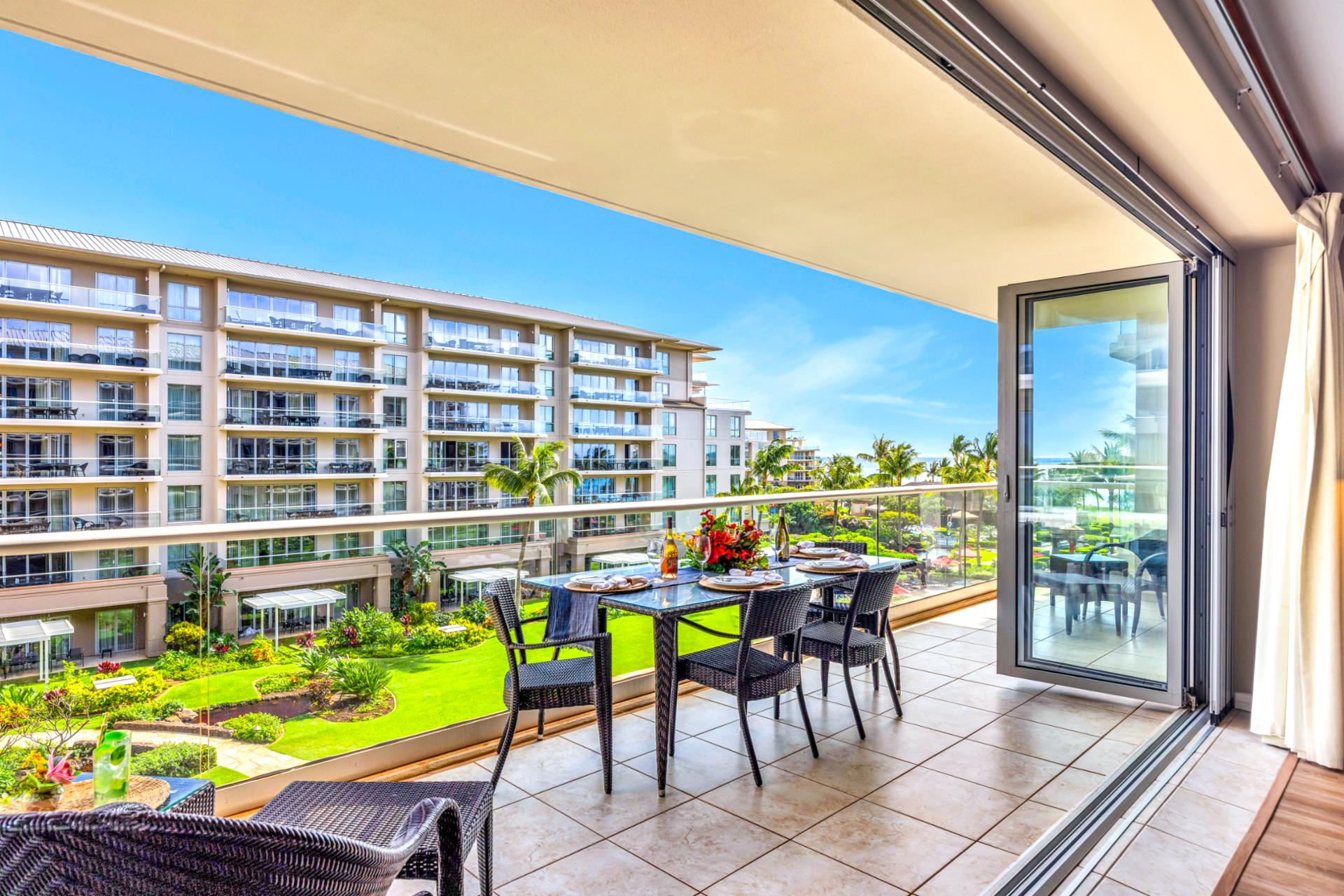 Spacious lanai perfect for morning coffee or evening cocktails HKK-443
