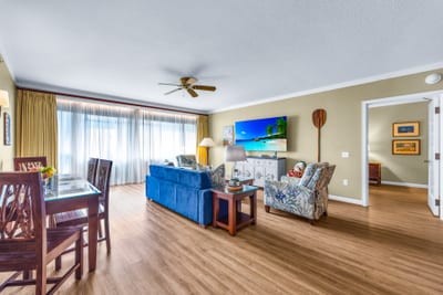 Lounge in style with plenty of room for everyone HKK-443