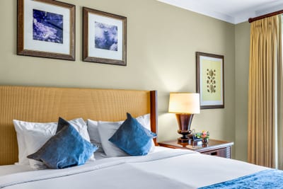 Stylish guest bedroom with soft coastal accents HKK-443