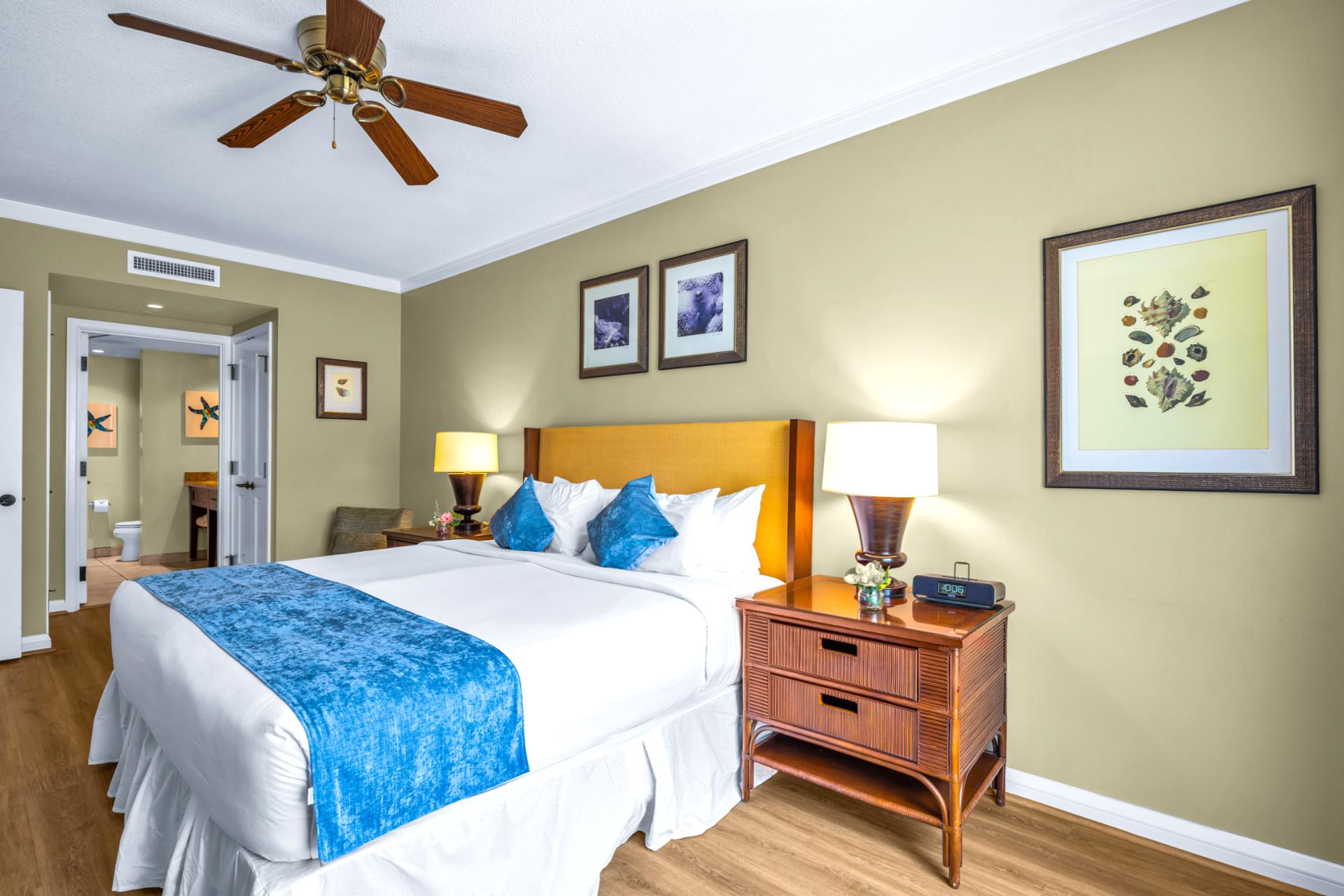 Welcoming guest space filled with natural light HKK-443