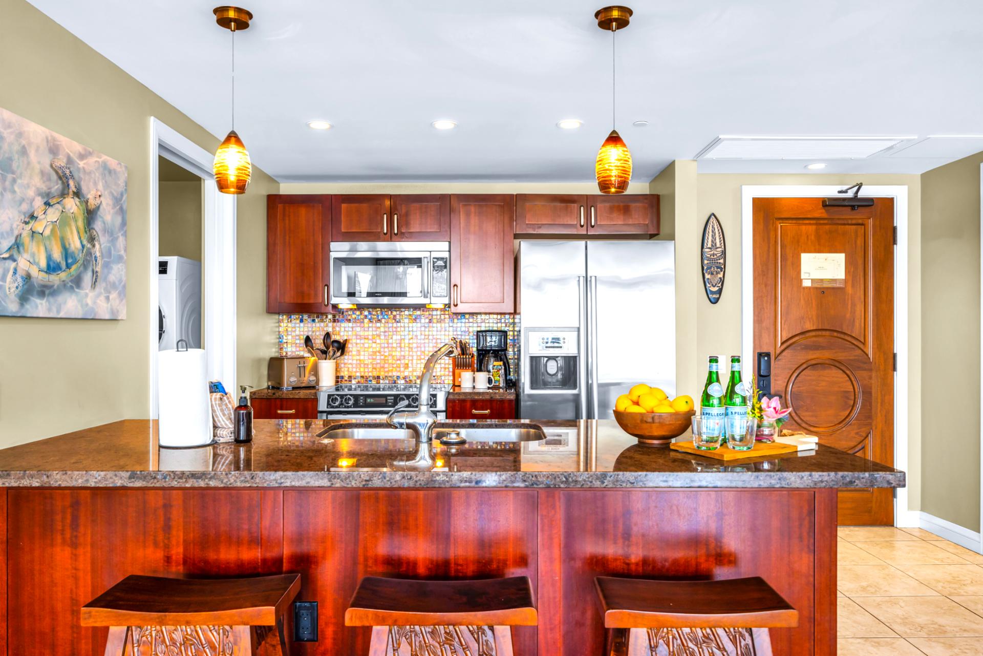 Entertain easily with open kitchen and bar seating HKK-443