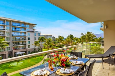 Balcony dining with tropical gardens as your backdrop
