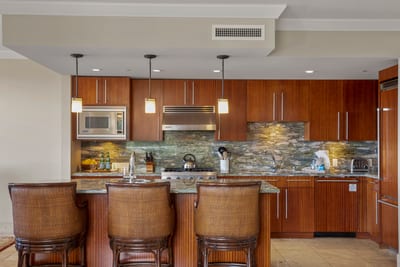The heart of the home shines through in this stunning kitchen HKK-451