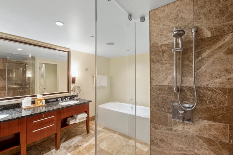 Enjoy a tranquil moment in the tub or a quick, refreshing rinse under the rain shower