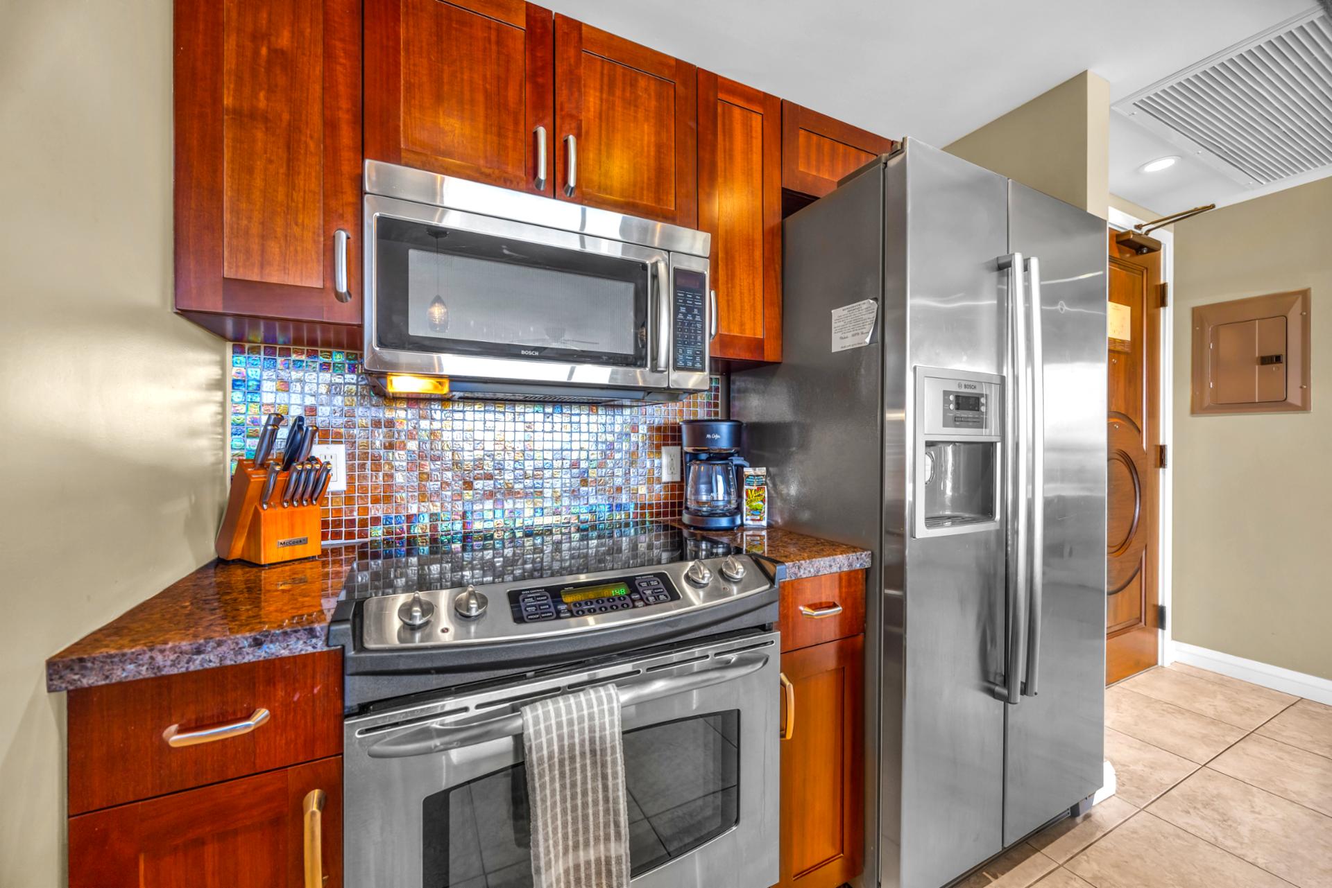 The fully equipped kitchen makes cooking up a delicious meal a breeze 