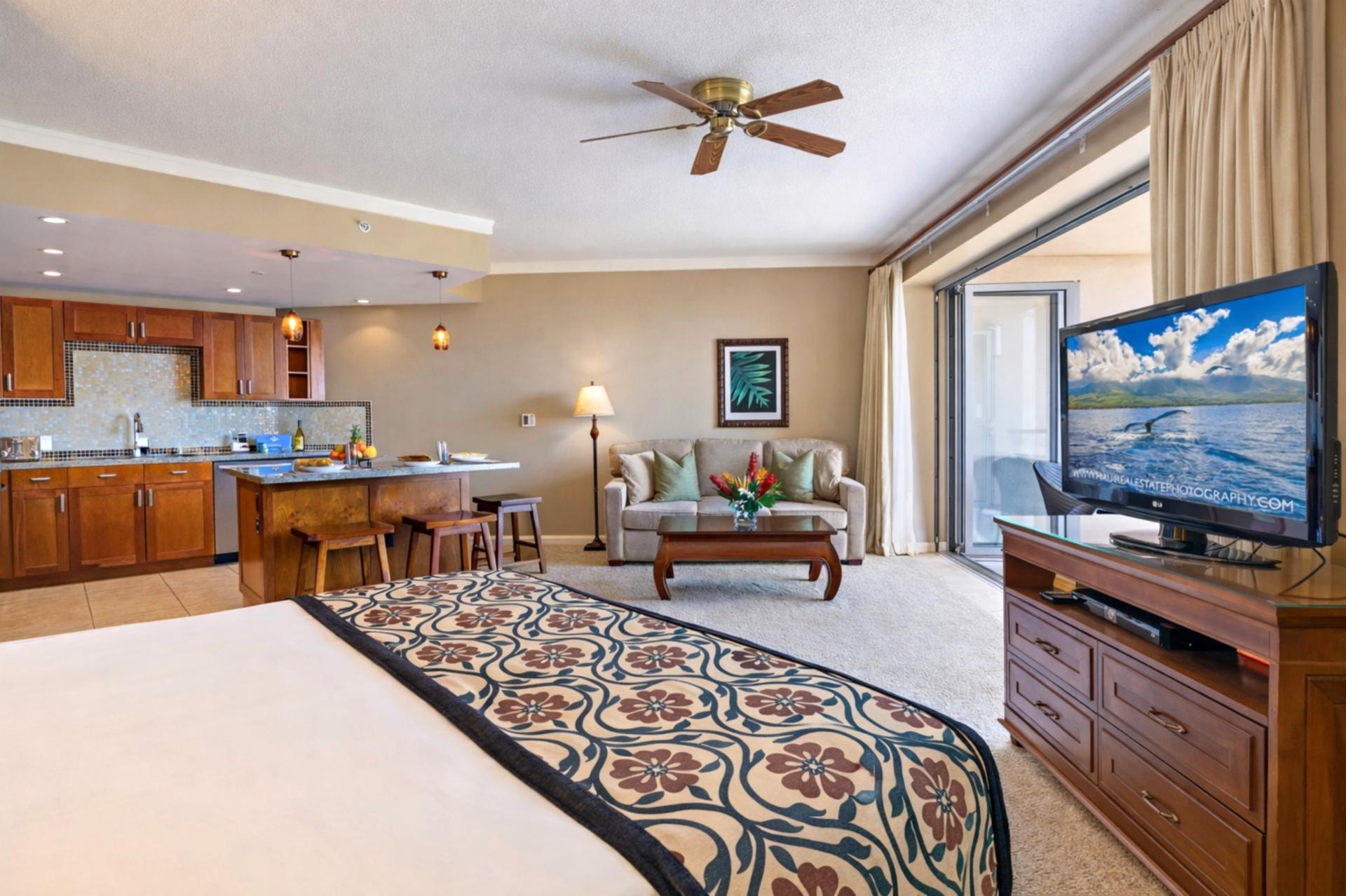 Two comfortable beds, your King bed and a double bed as a pull-out sofabed, make a flexible sleeping and lounging space, perfect for winding down after sun filled Maui adventures. 