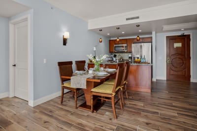 Cozy island dining with elegant decor and fully equipped kitchen.