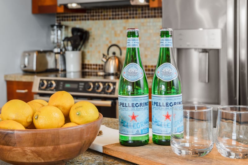 A refreshing welcome – sparkling water, sunny lemons, and a touch of charm
