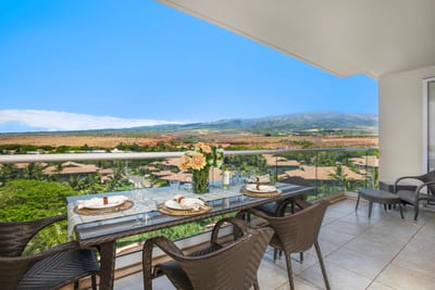 Dine in luxury with panoramic island views that steal the show