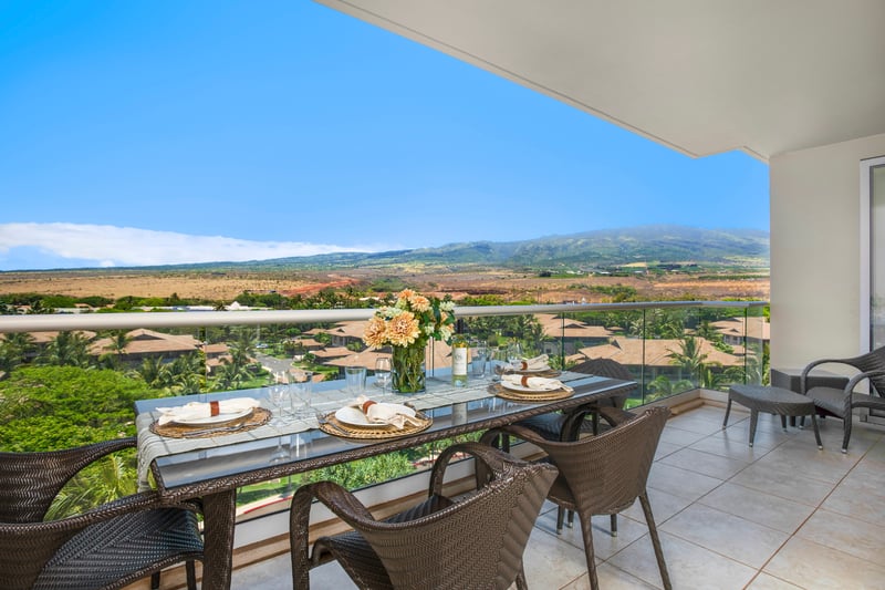 Dine in luxury with panoramic island views that steal the show