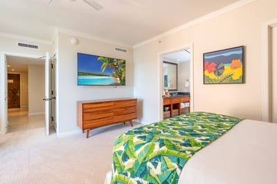 Your dreamy Maui escape — vibrant, cozy, and just steps from the beach HKK-812