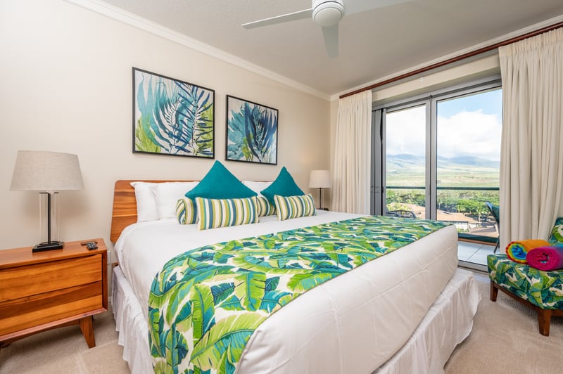 Tropical Paradise Bedroom with Scenic Mountain View Balcony