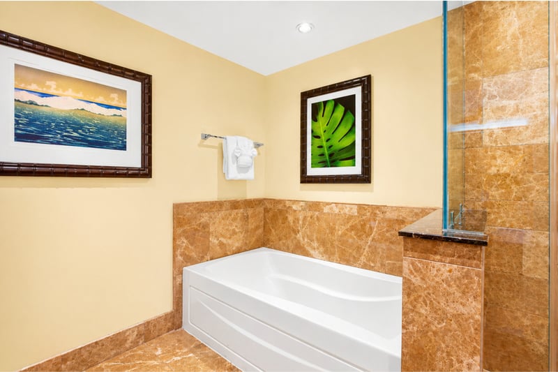Enjoy your deep soaking tub and relax after a day of exploring the islands and swimming in the ocean. 