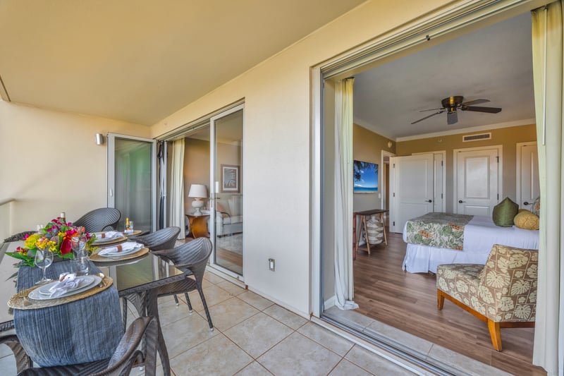 Open air living with front row seats to island beauty HKK-922