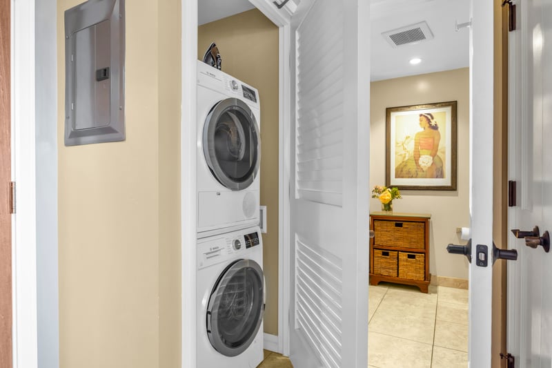 In unit laundry for an easy and carefree stay HKK-922