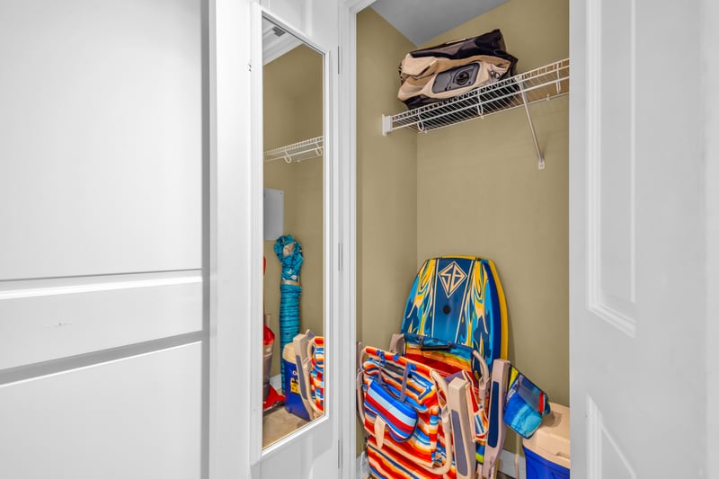 Convenient storage for beach gear and vacation essentials HKK-922