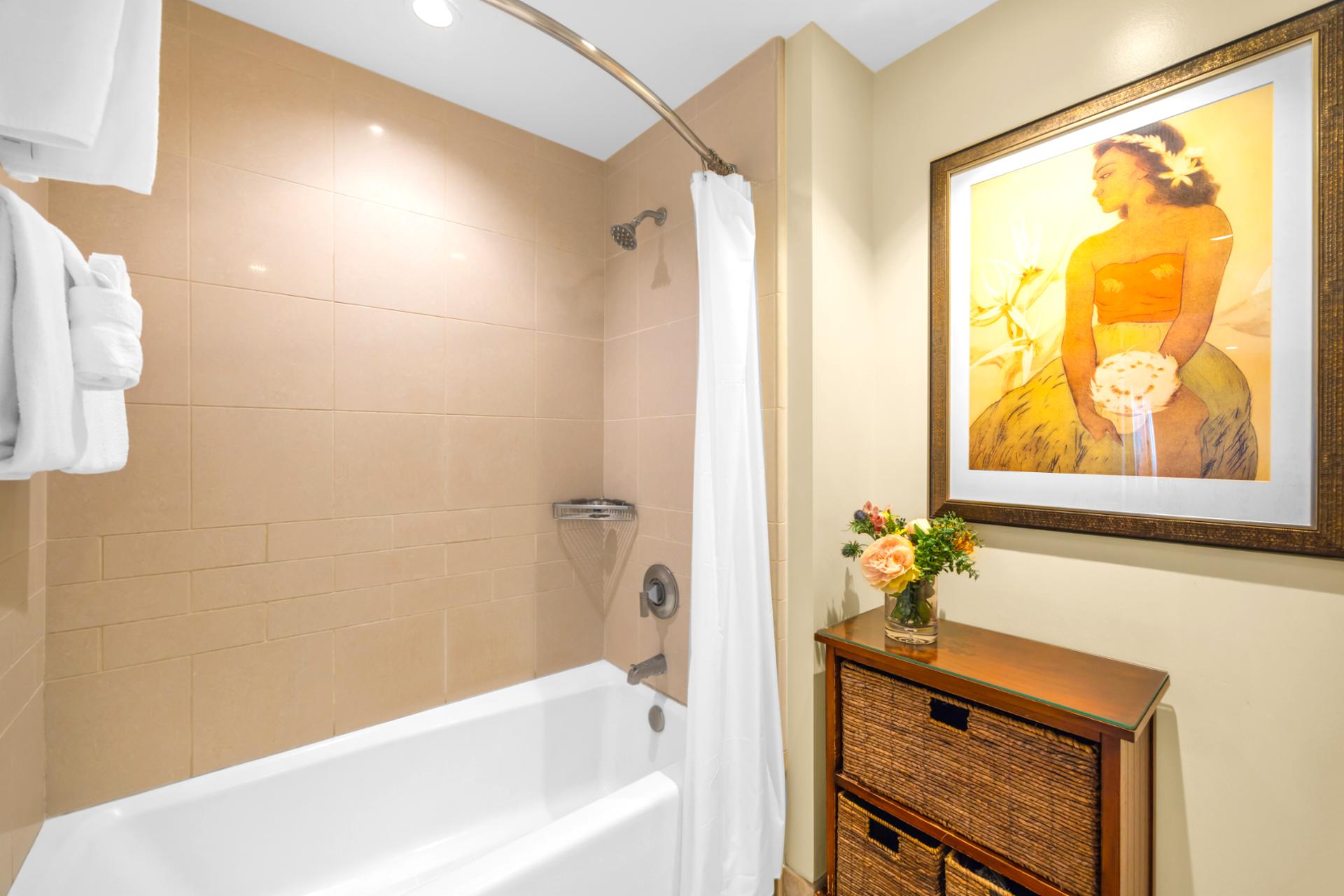 Refresh after the day in a bright spa like bath