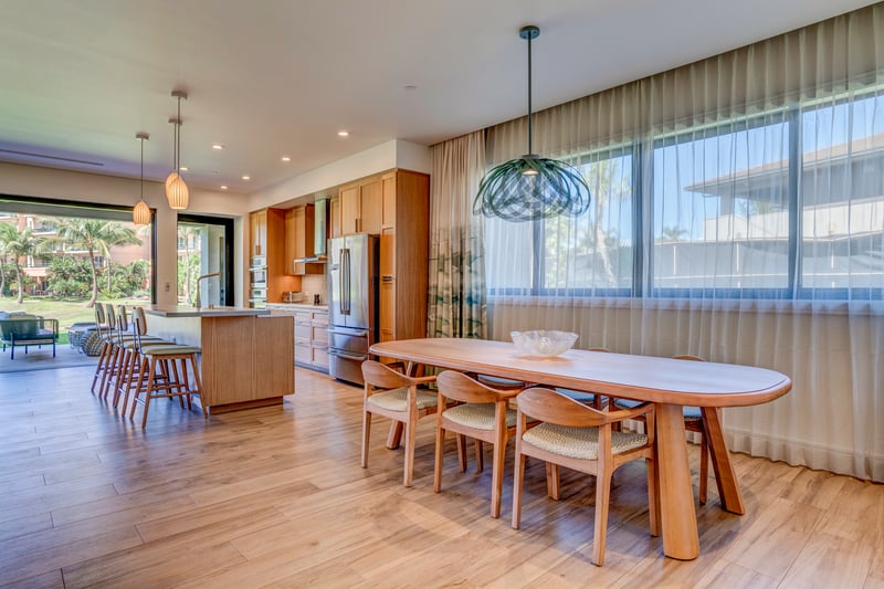 Dine in style under soft natural light and island-inspired design