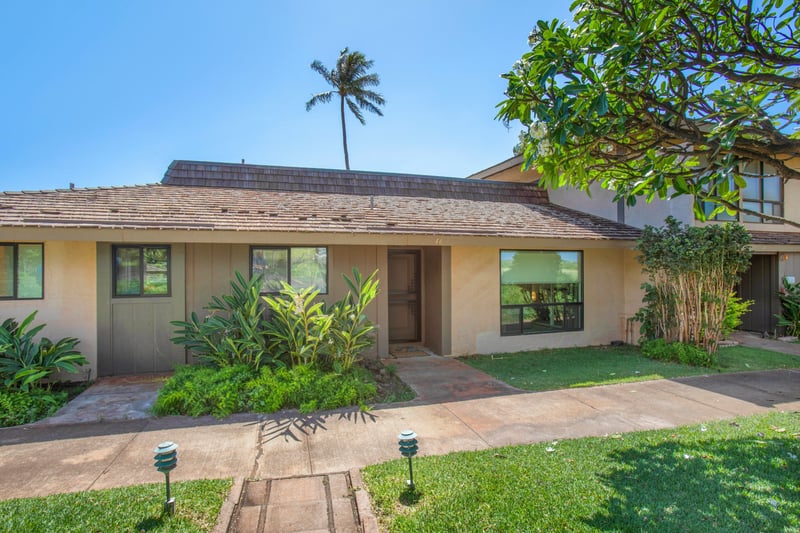Mornings start with golden light and ocean glimmers — welcome to Kaanapali Plantation.